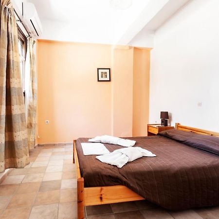 One Bedroom Apartment With Kitchenette# 12 A Raches  Bagian luar foto