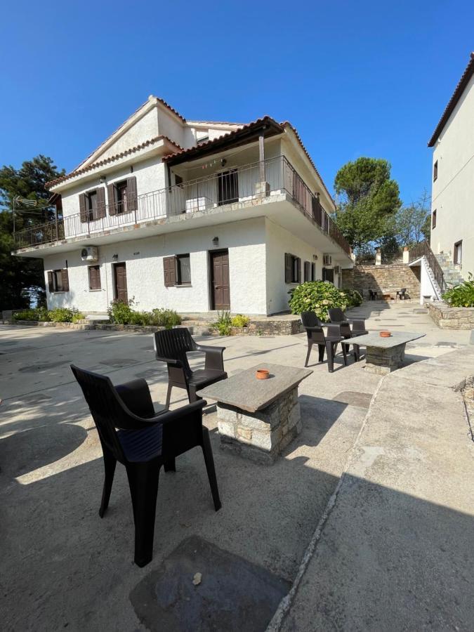 One Bedroom Apartment With Kitchenette# 12 A Raches  Bagian luar foto